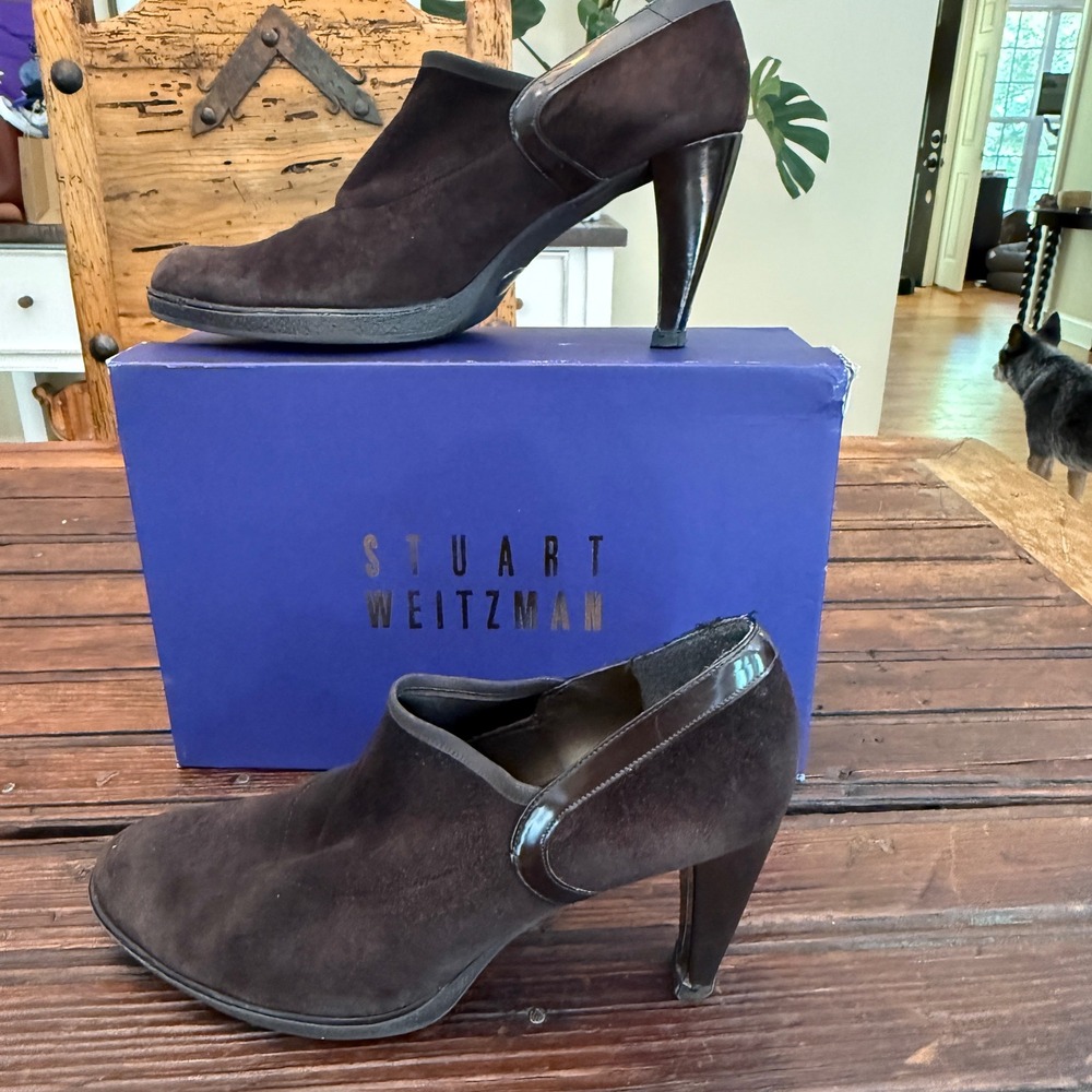 Stuart Weitzman Upward Cola Suede Patent Trim Ankle Booties Brown Heels Size 9M